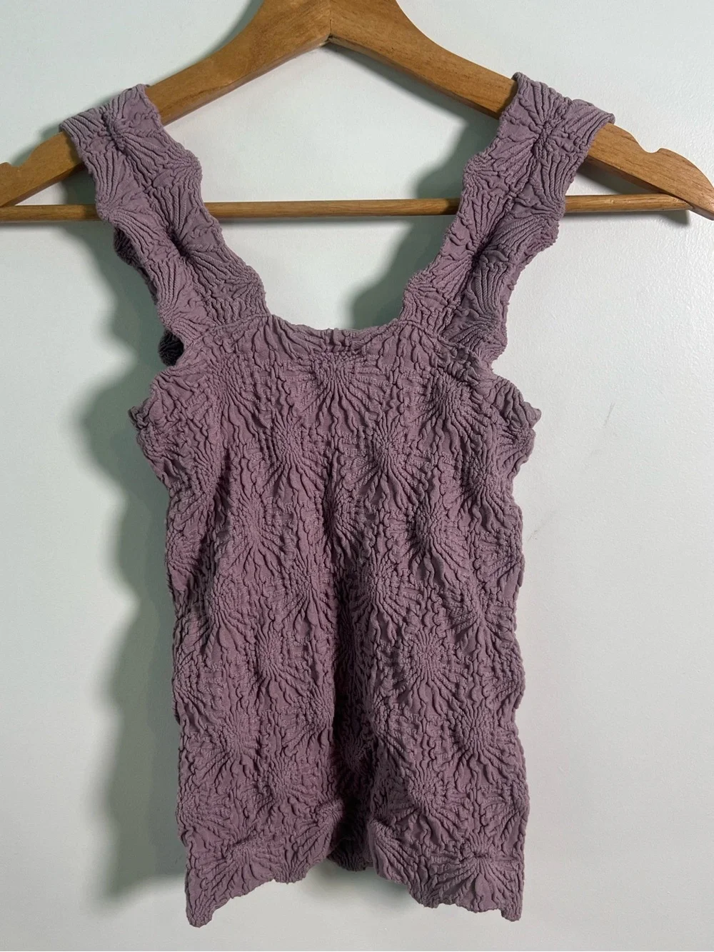 Altar’d State Blaire Seamless Floral Cami S/M - Picture 4 of 5
